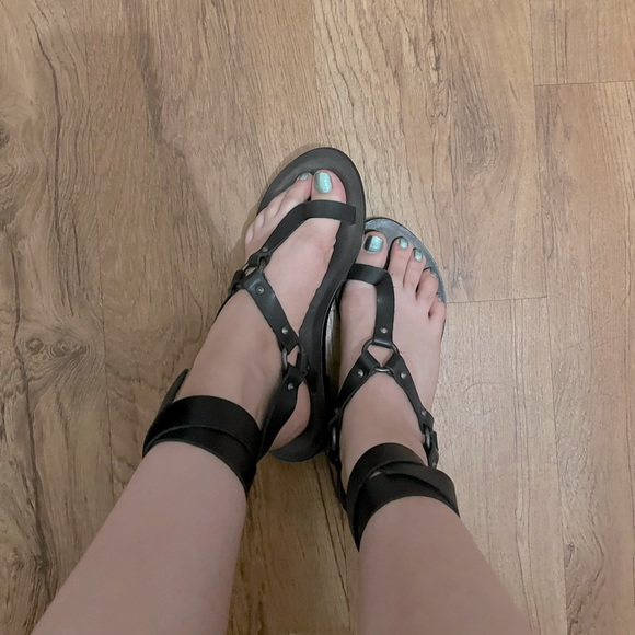 Black leather gladiator sandals with gunmetal grey hardware. Size 6 - Picture 1 of 4